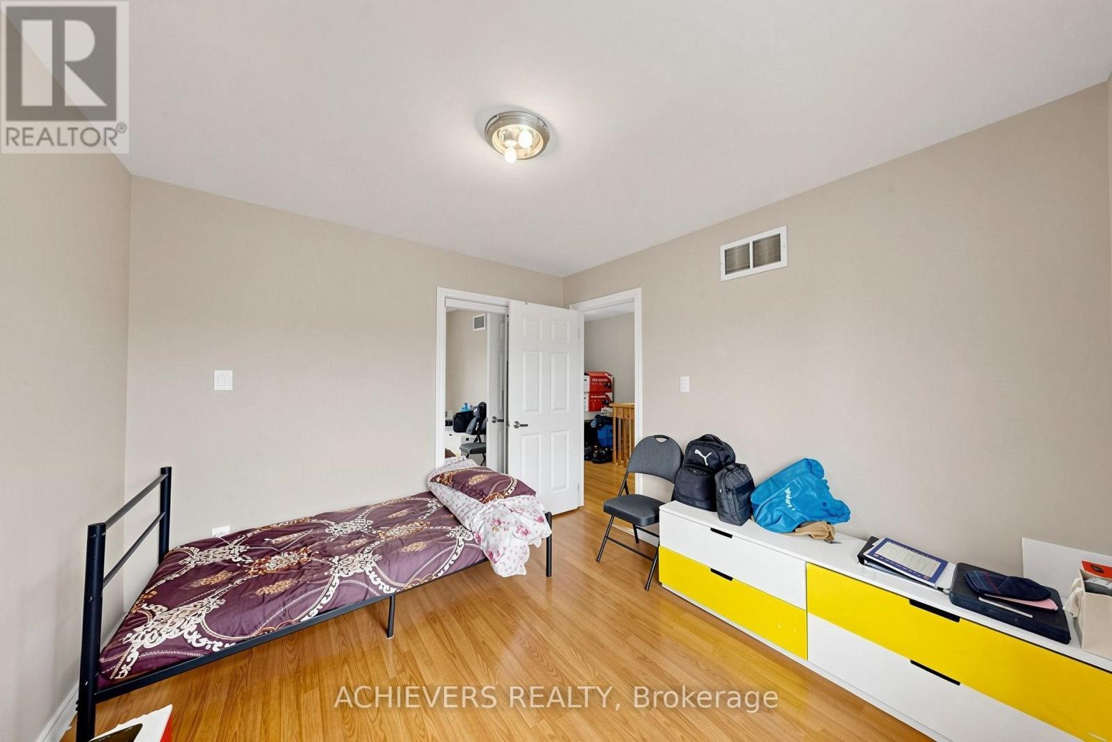 517 Navigator Drive, Mississauga, ON - Indoor