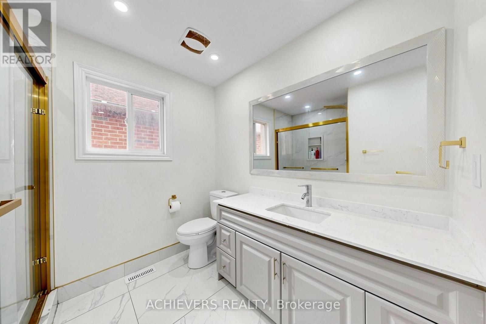 517 Navigator Drive, Mississauga, ON - Indoor Photo Showing Bathroom