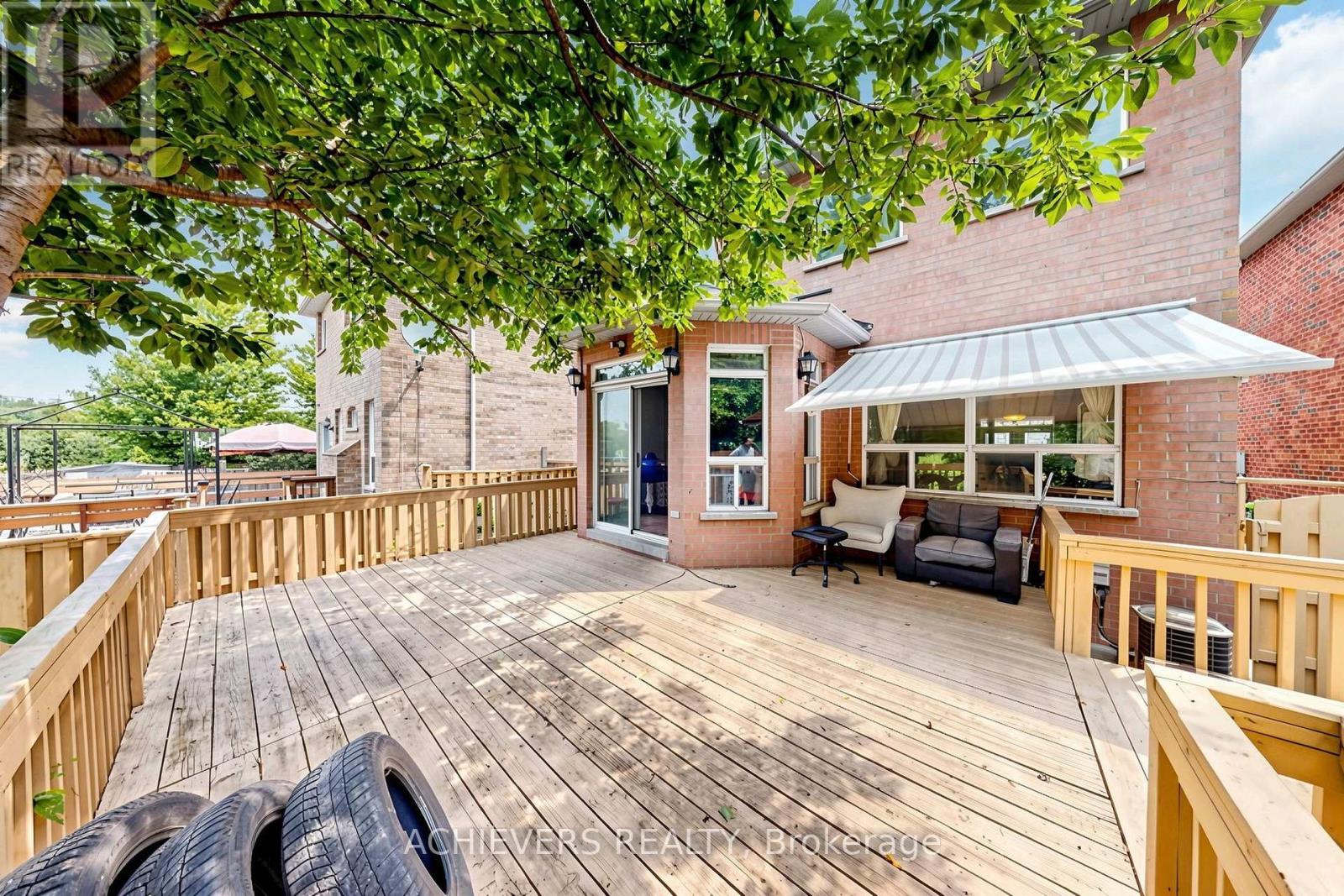 517 Navigator Drive, Mississauga, ON - Outdoor With Deck Patio Veranda With Exterior