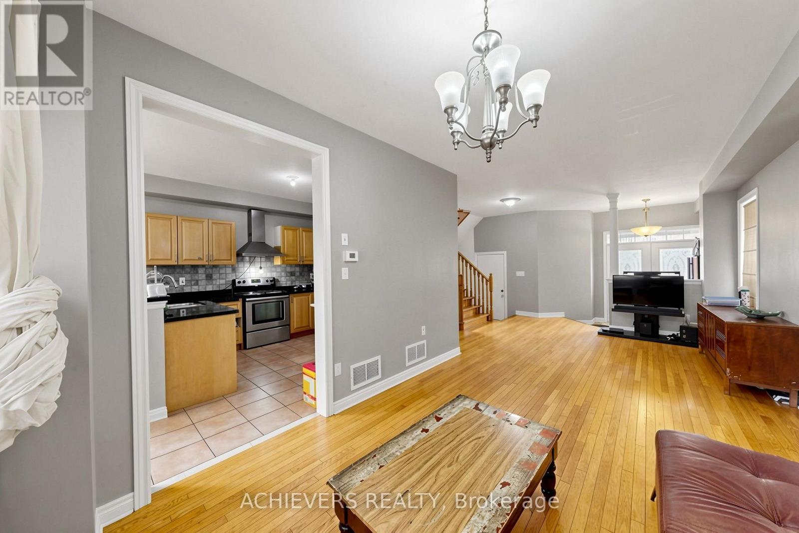 517 Navigator Drive, Mississauga, ON - Indoor
