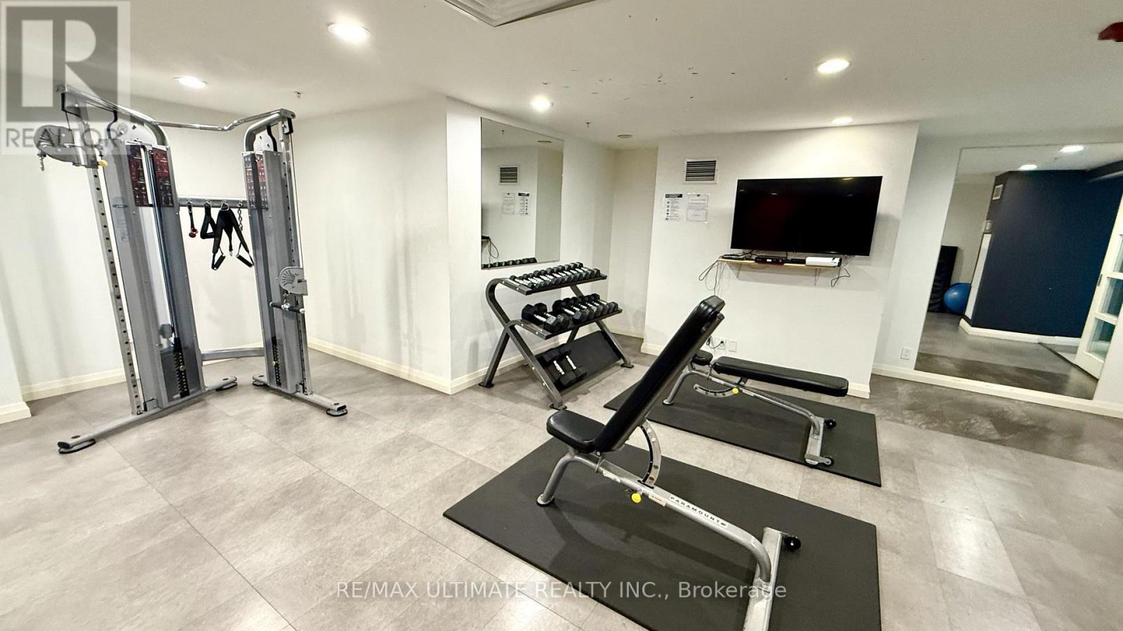 723 - 15 James Finlay Way, Toronto, ON - Indoor Photo Showing Gym Room