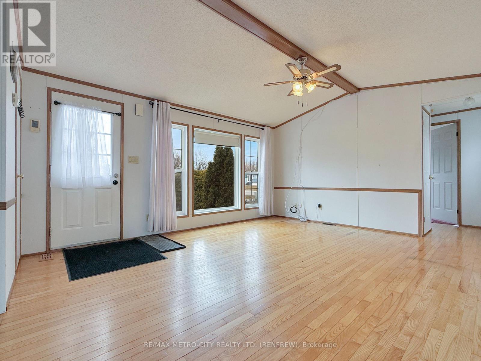 34 Sunset Lane, Horton, ON - Indoor