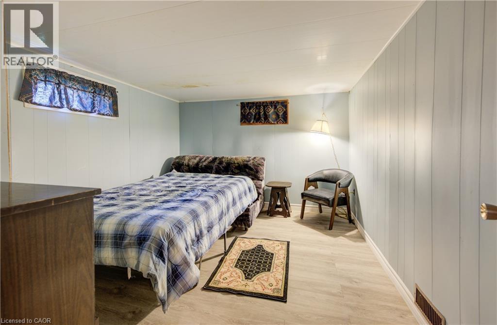 254 Wellington Street W, Mount Forest, ON - Indoor Photo Showing Bedroom