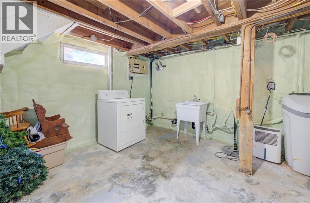 254 Wellington Street W, Mount Forest, ON - Indoor Photo Showing Laundry Room