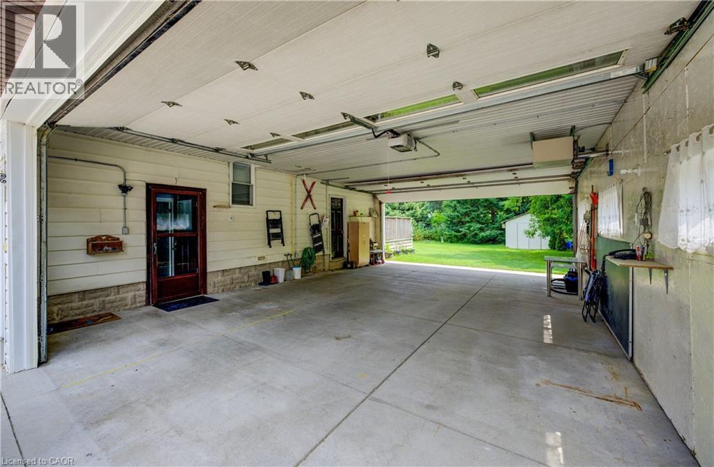 254 Wellington Street W, Mount Forest, ON - Indoor Photo Showing Garage