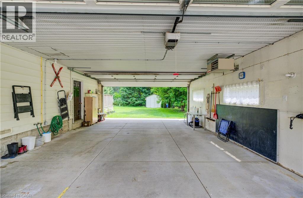 254 Wellington Street W, Mount Forest, ON - Indoor Photo Showing Garage