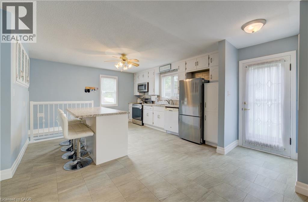 254 Wellington Street W, Mount Forest, ON - Indoor Photo Showing Kitchen