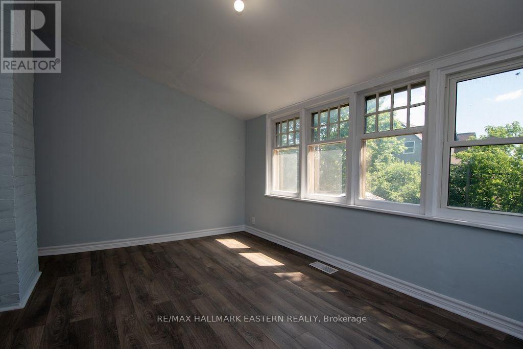 Screened Porch - 466 Rubidge Street, Peterborough (Town Ward 3), ON - Indoor Photo Showing Other Room