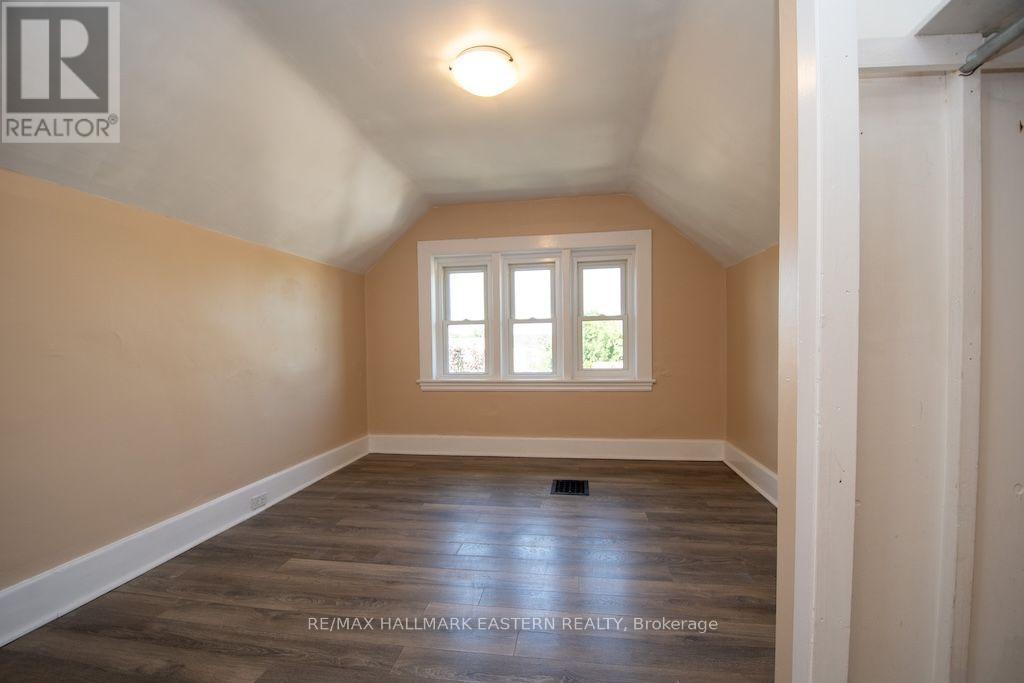 Bedroom - 466 Rubidge Street, Peterborough (Town Ward 3), ON - Indoor Photo Showing Other Room