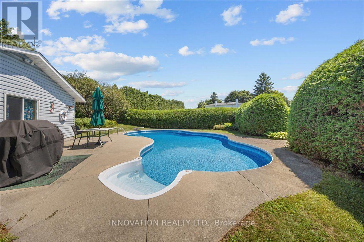 23 Pheasant Run Drive, Ottawa, ON - Outdoor With In Ground Pool