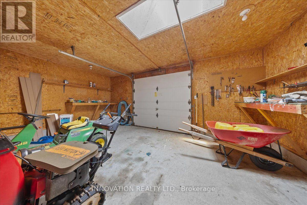 23 Pheasant Run Drive, Ottawa, ON - Indoor Photo Showing Garage