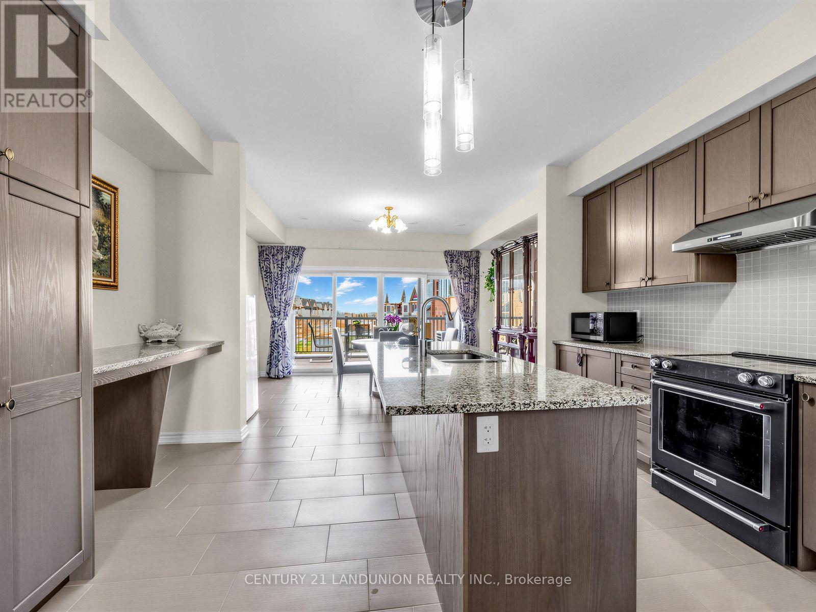 10941 Victoria Square Boulevard, Markham, ON - Indoor Photo Showing Kitchen
