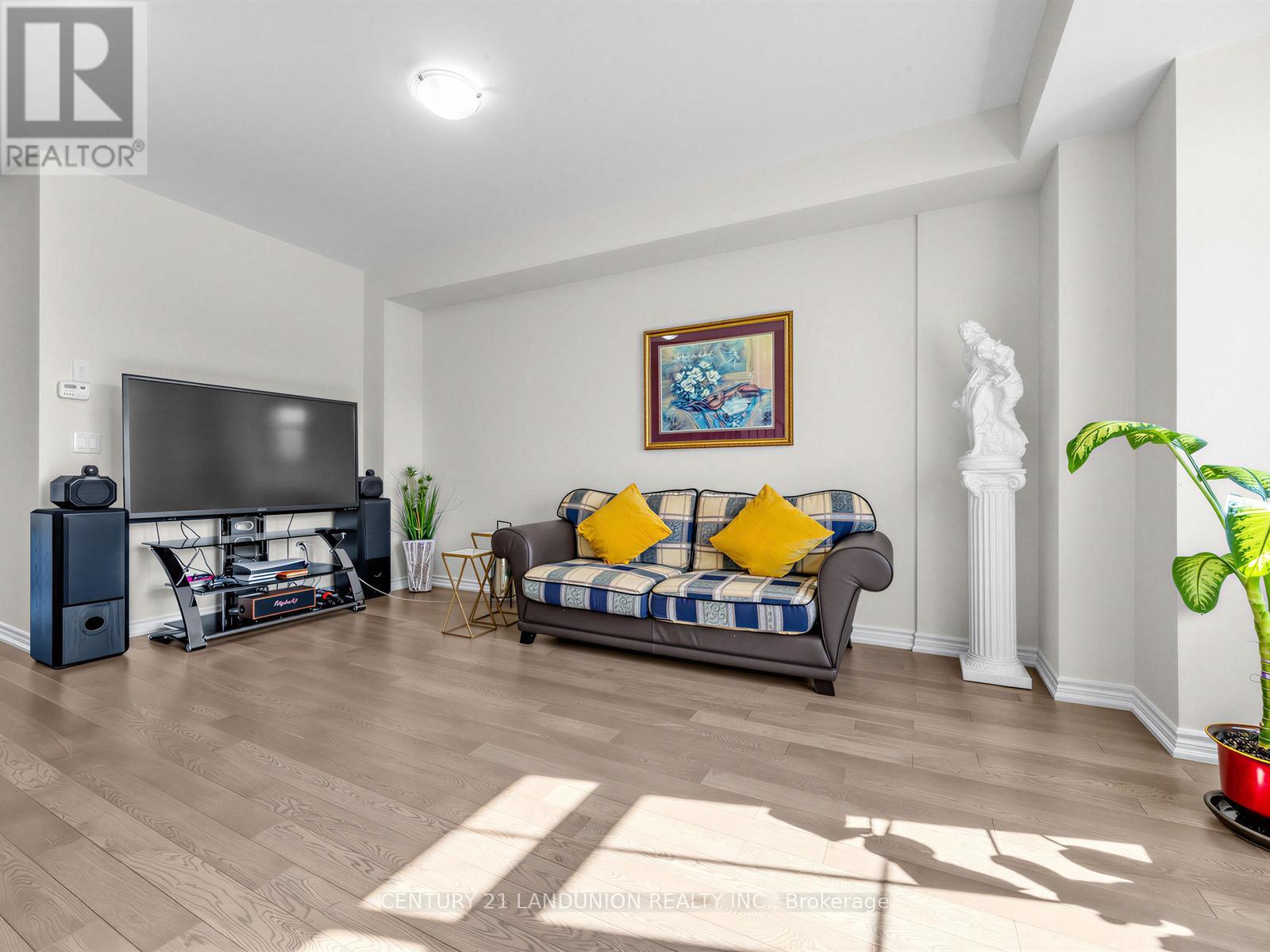 10941 Victoria Square Boulevard, Markham, ON - Indoor