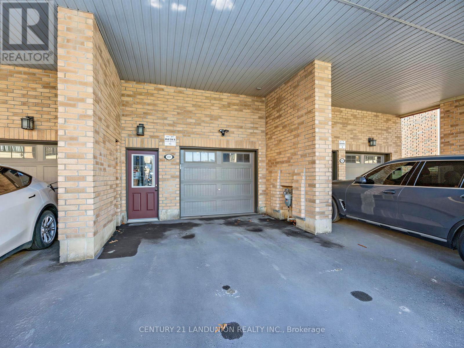 10941 Victoria Square Boulevard, Markham, ON - Indoor Photo Showing Garage