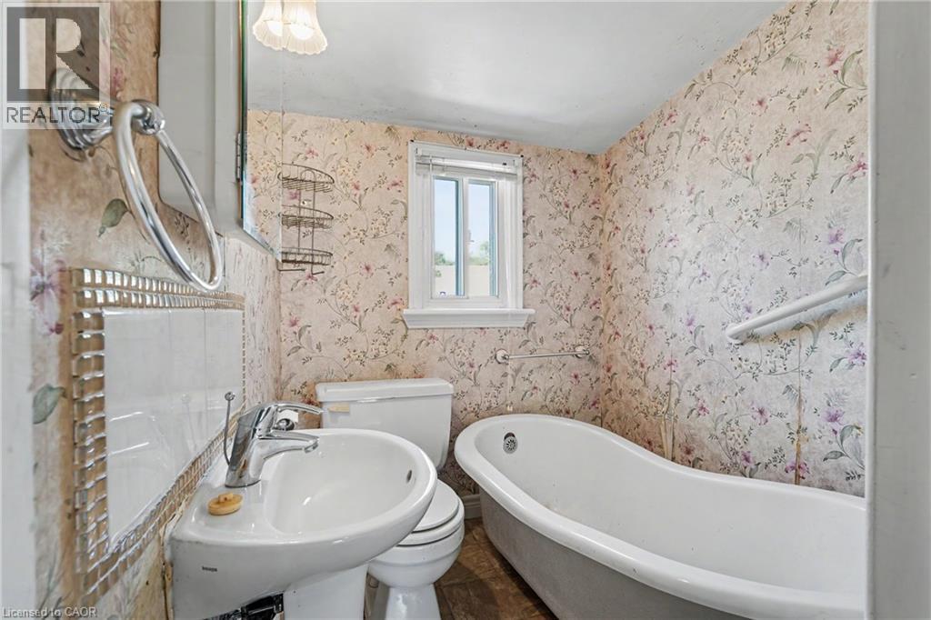 485 Cochrane Road, Hamilton, ON - Indoor Photo Showing Bathroom