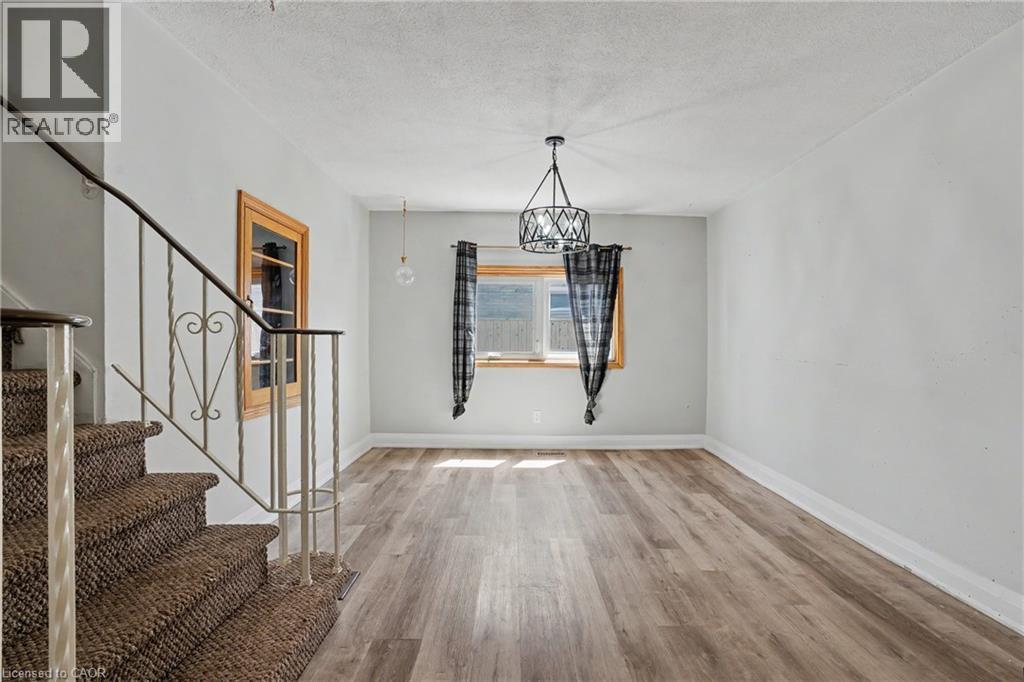 Large dining room - 485 Cochrane Road, Hamilton, ON - Indoor Photo Showing Other Room