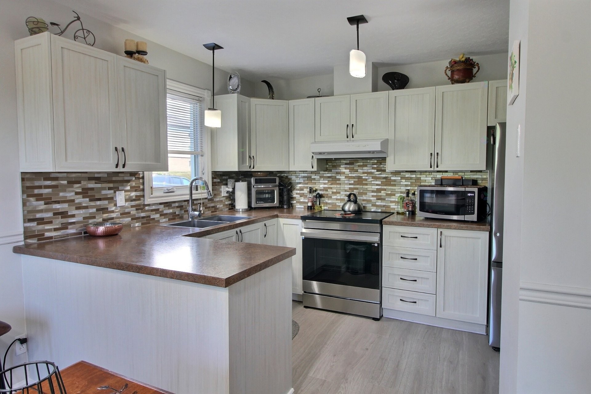Kitchen - 11-1613 Rue Des Hauts-Bois, Val-D'Or, QC - Indoor Photo Showing Kitchen With Double Sink
