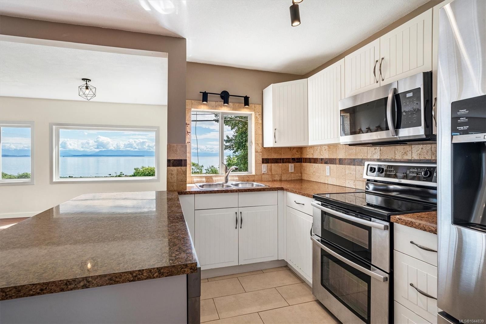 12 Lynnwood Rd, Campbell River, BC