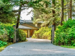 1261 Lynn Rd Tofino, BC V0R 2Z0