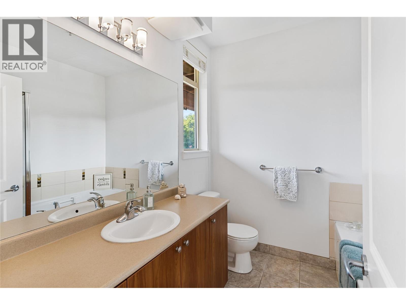 4205 Gellatly Road Unit# 238, West Kelowna, BC - Indoor Photo Showing Bathroom