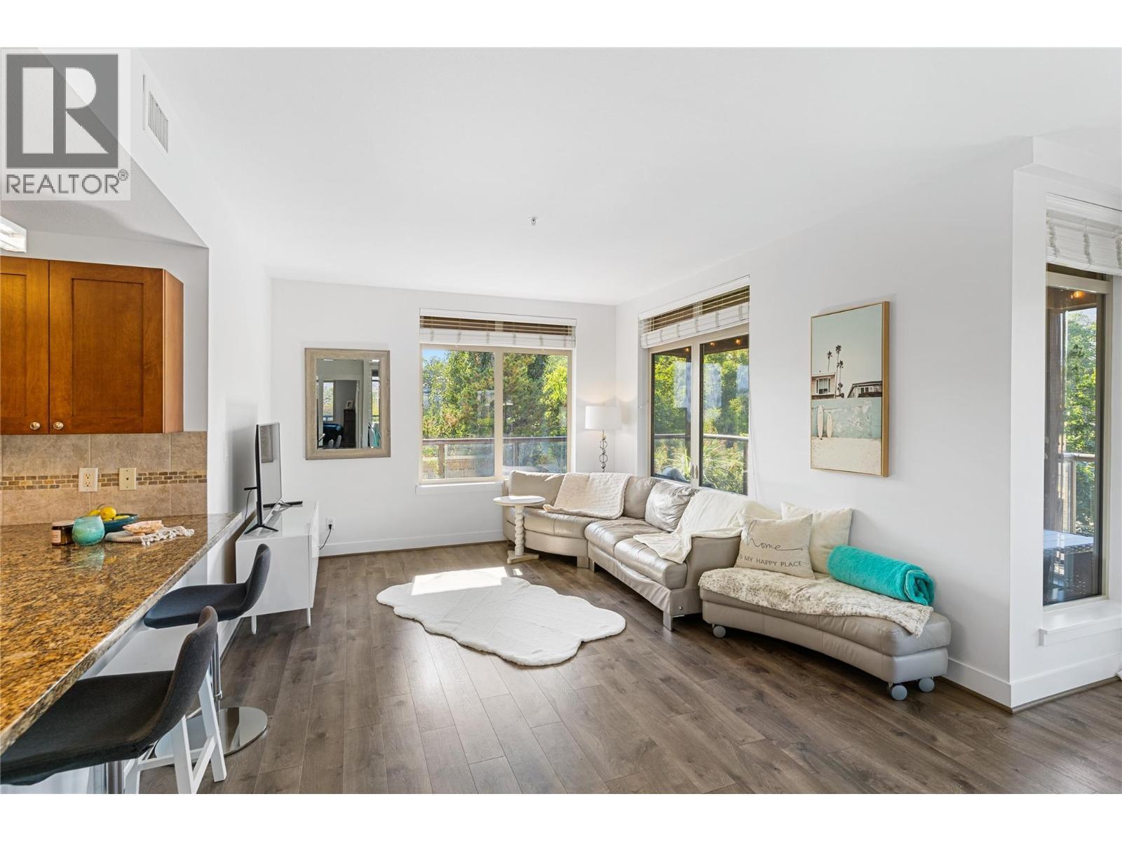 4205 Gellatly Road Unit# 238, West Kelowna, BC - Indoor Photo Showing Living Room