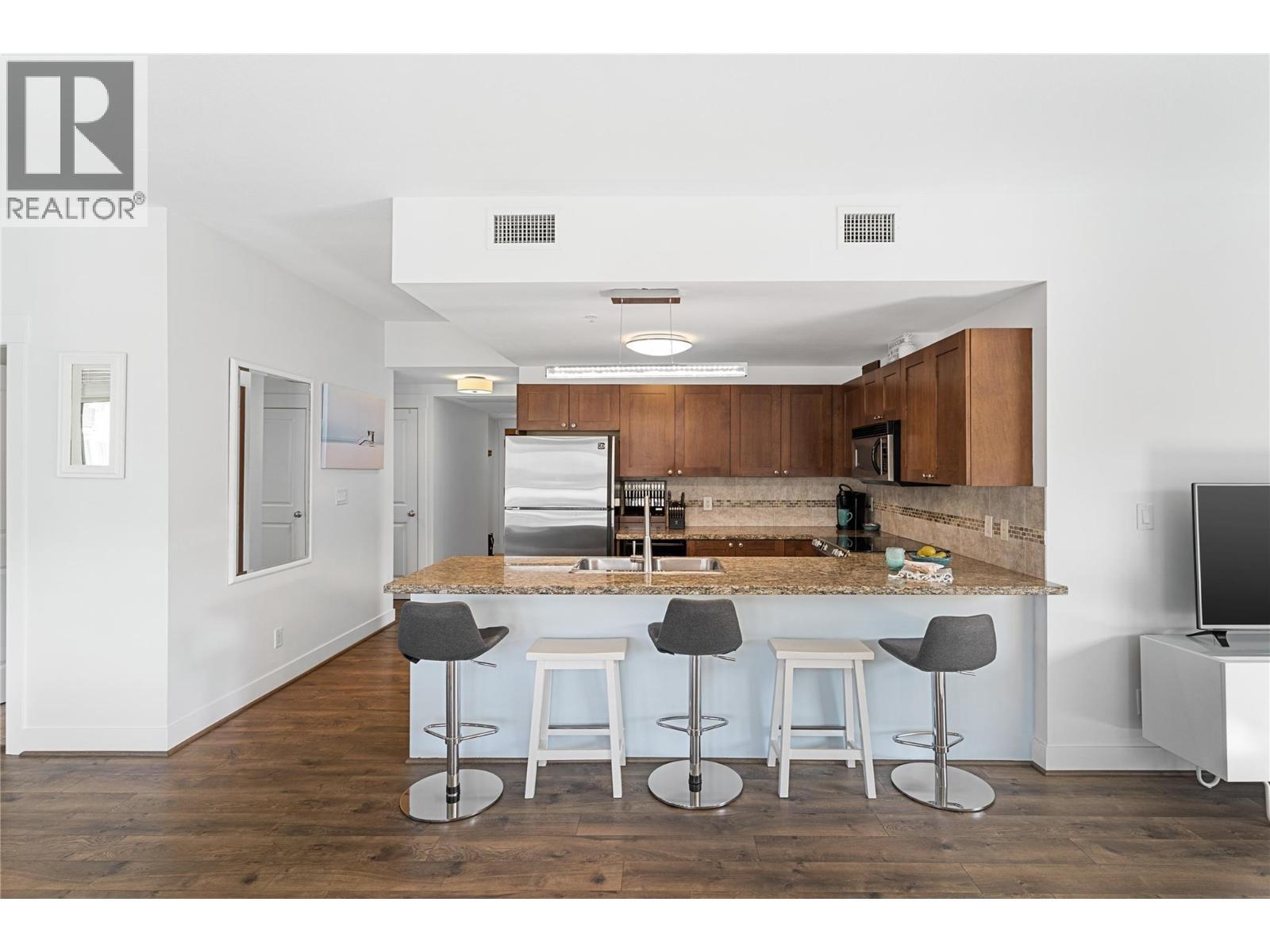 4205 Gellatly Road Unit# 238, West Kelowna, BC - Indoor Photo Showing Kitchen