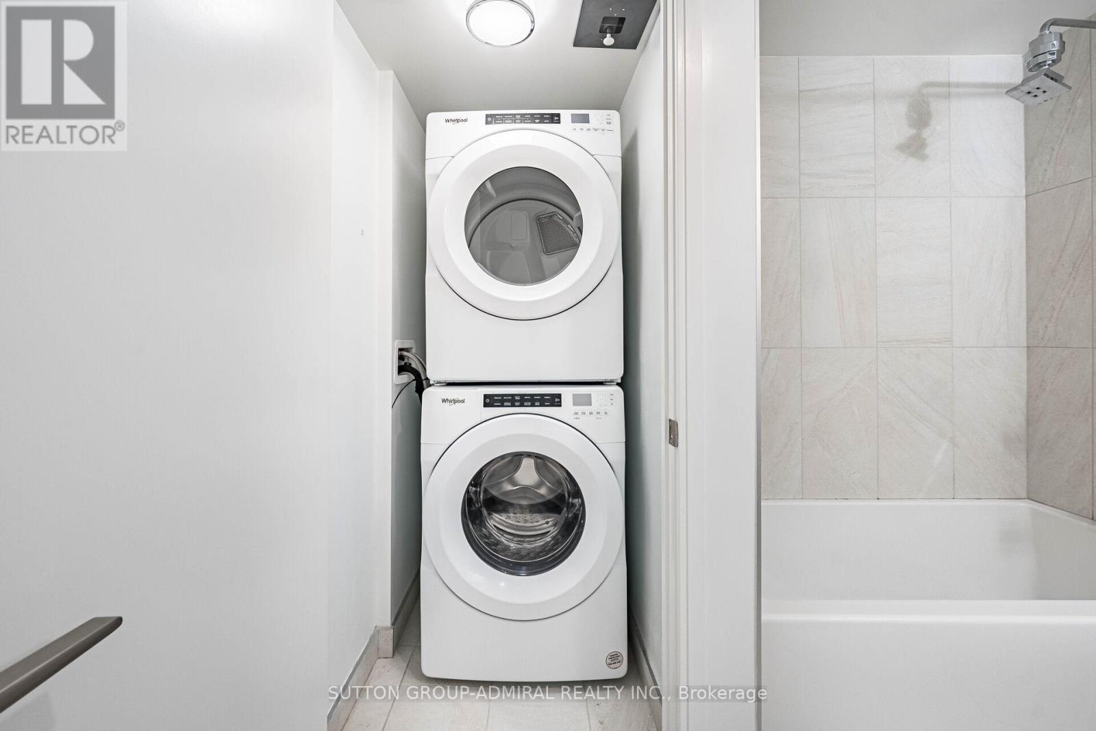 1311 - 30 Samuel Wood Way, Toronto, ON - Indoor Photo Showing Laundry Room