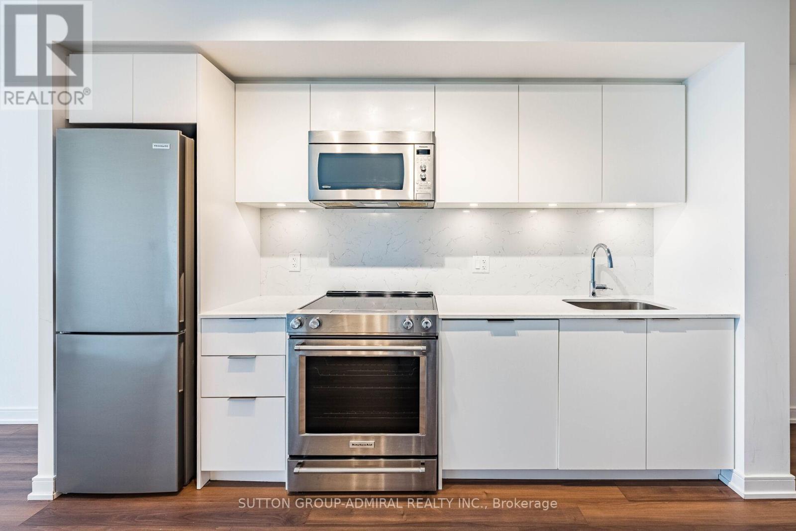 1311 - 30 Samuel Wood Way, Toronto, ON - Indoor Photo Showing Kitchen With Stainless Steel Kitchen With Upgraded Kitchen