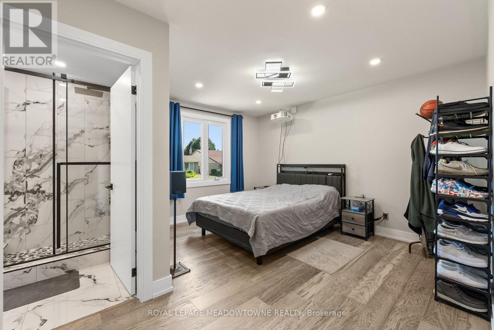 1268 Forest Hill, Oakville, ON - Indoor Photo Showing Bedroom
