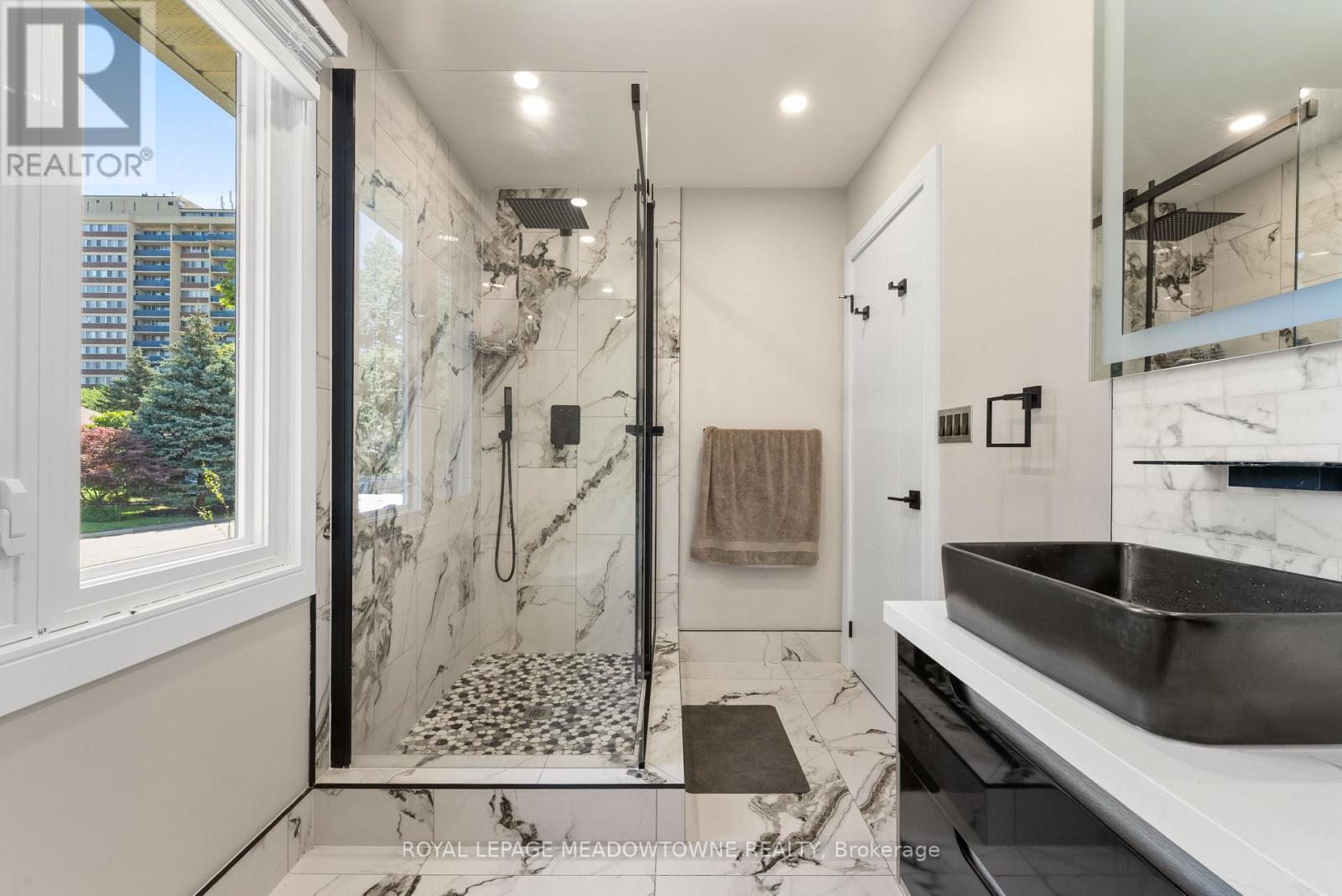 1268 Forest Hill, Oakville, ON - Indoor Photo Showing Bathroom