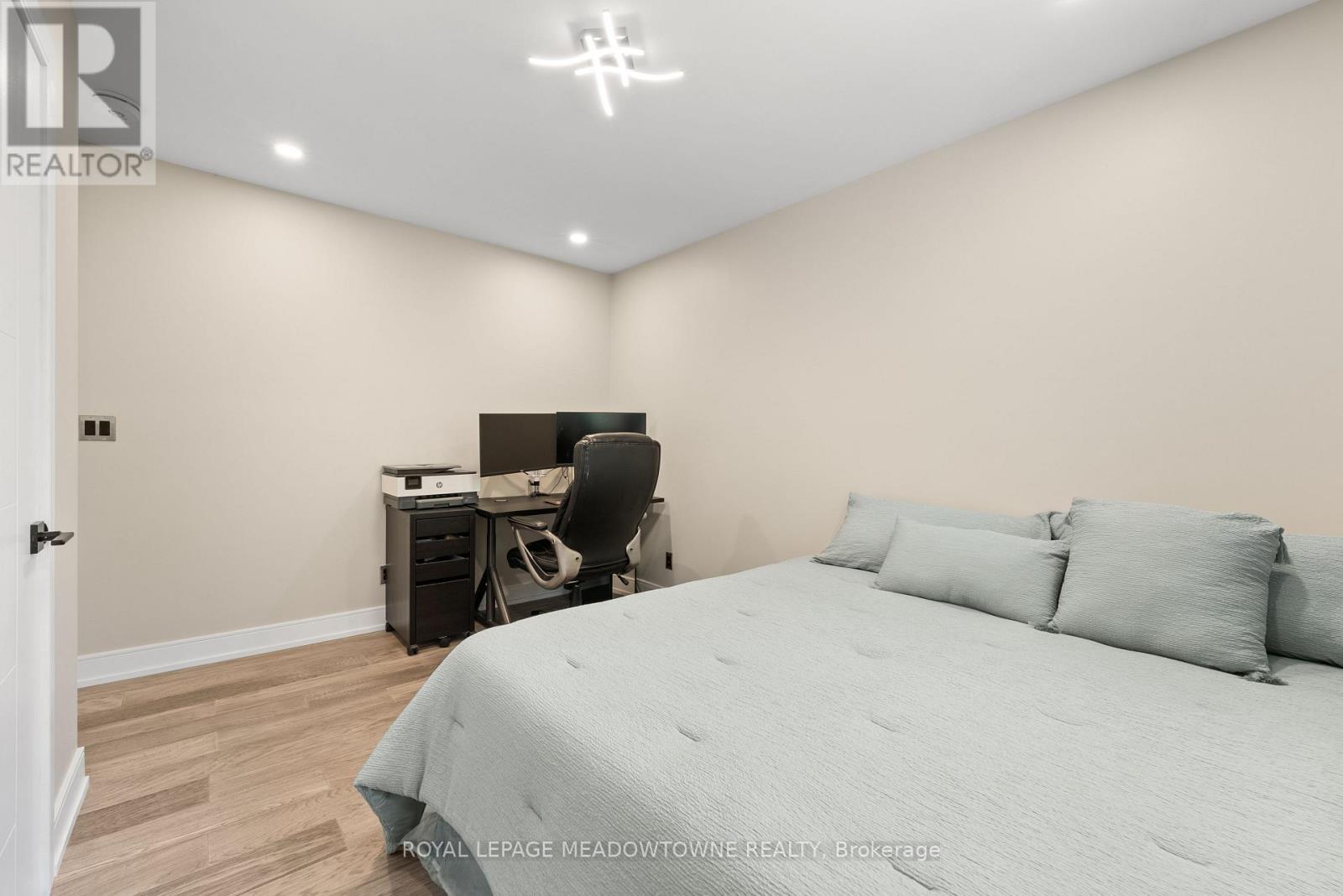 1268 Forest Hill, Oakville, ON - Indoor Photo Showing Bedroom