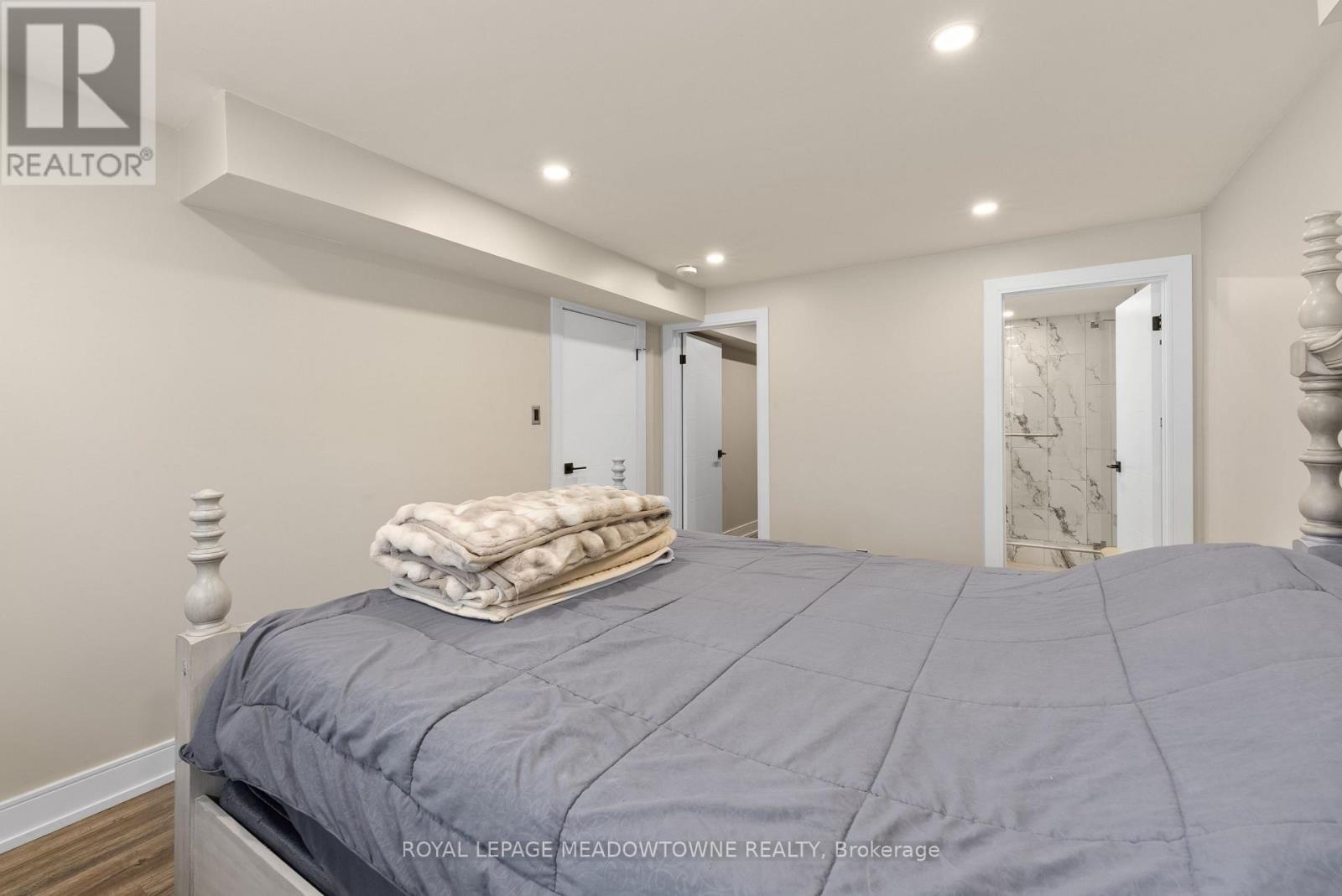 1268 Forest Hill, Oakville, ON - Indoor Photo Showing Bedroom