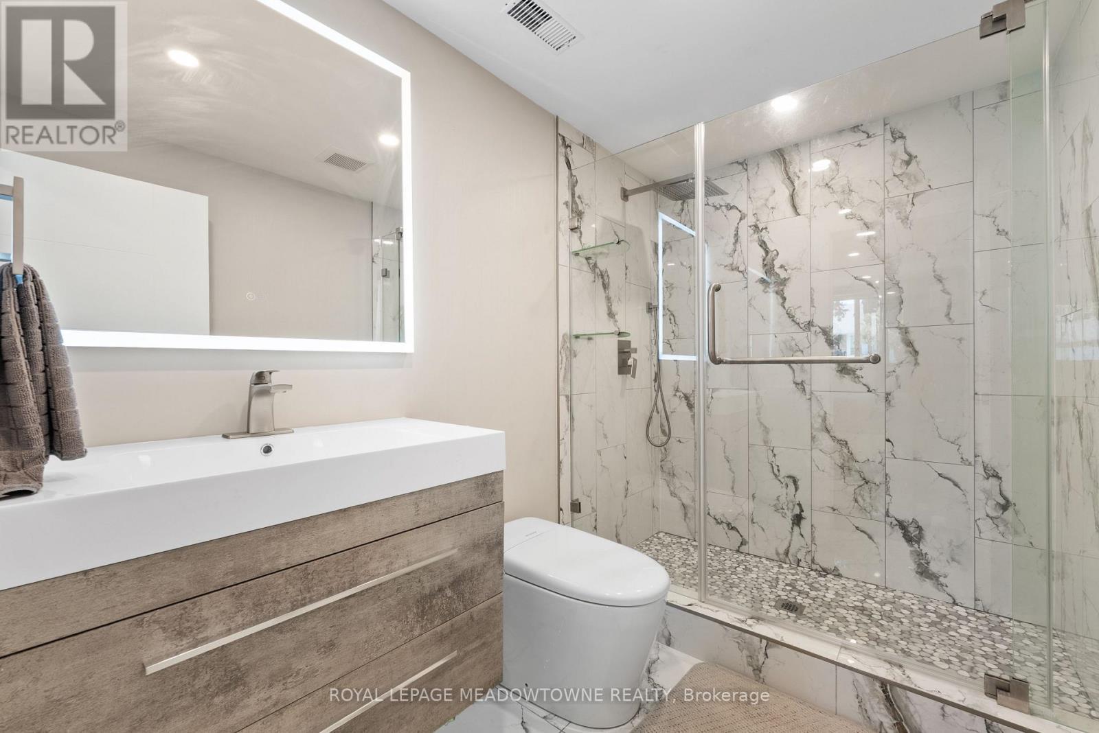 1268 Forest Hill, Oakville, ON - Indoor Photo Showing Bathroom