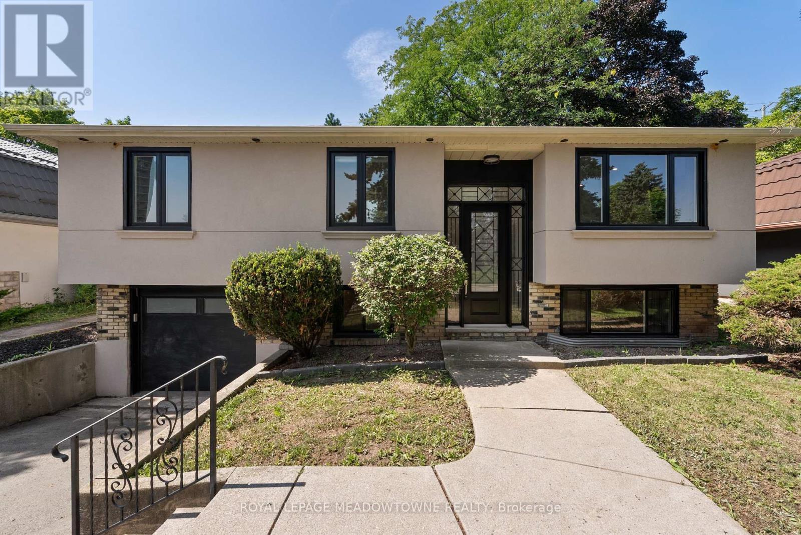 1268 Forest Hill, Oakville, ON - Outdoor