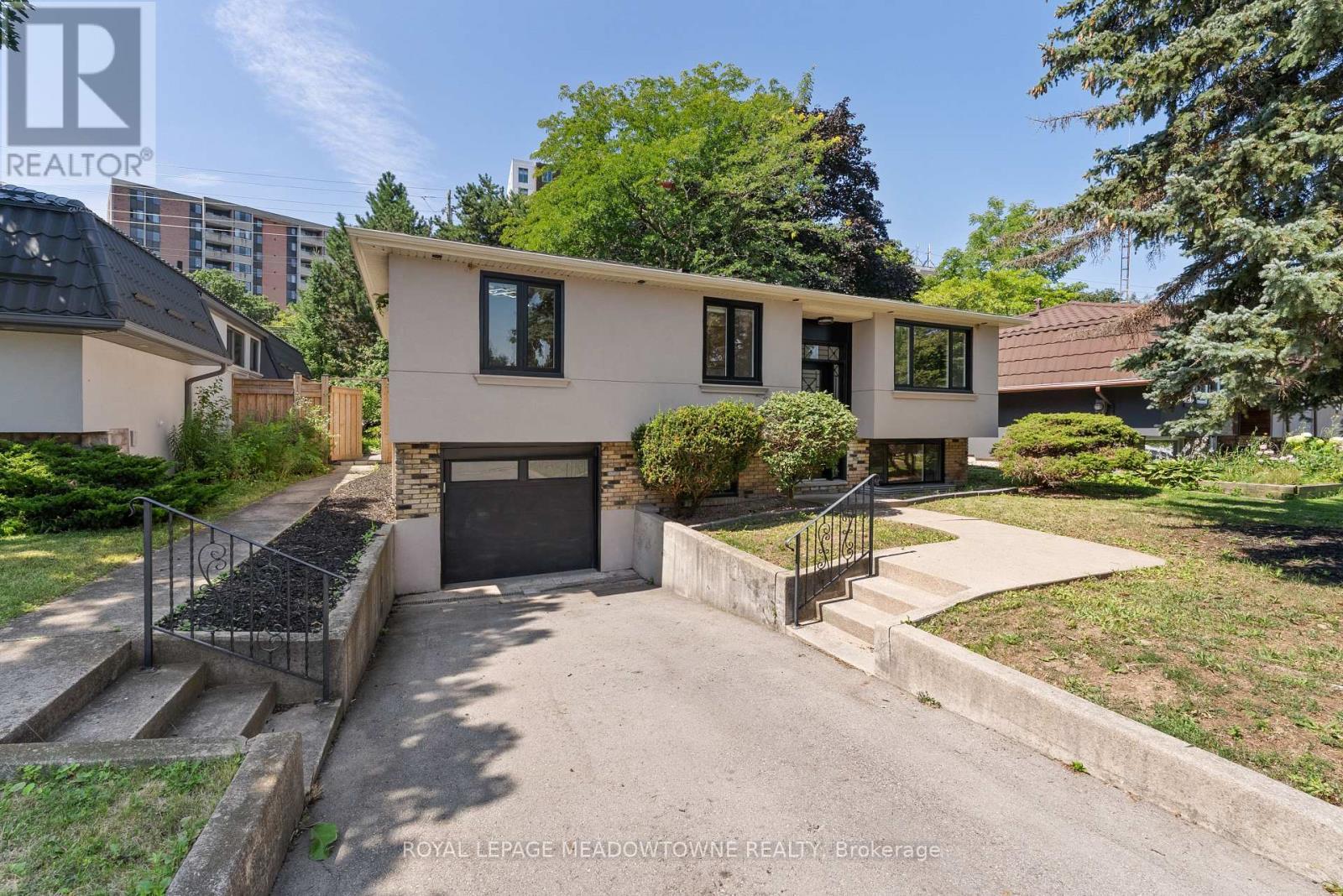 1268 Forest Hill, Oakville, ON - Outdoor