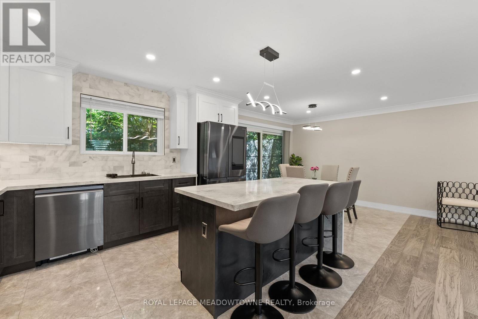 1268 Forest Hill, Oakville, ON - Indoor Photo Showing Kitchen With Upgraded Kitchen