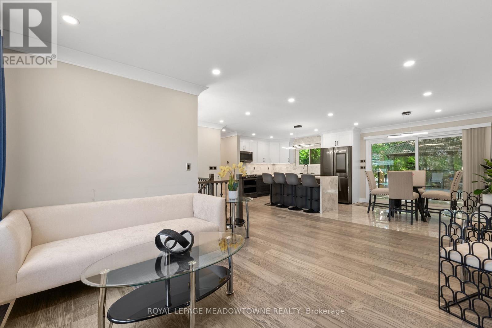 1268 Forest Hill, Oakville, ON - Indoor Photo Showing Living Room