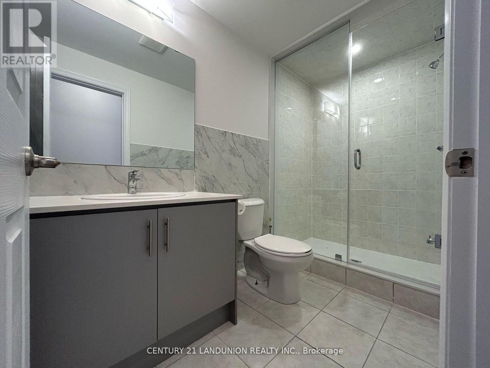 111 Mumbai Drive, Markham, ON - Indoor Photo Showing Bathroom