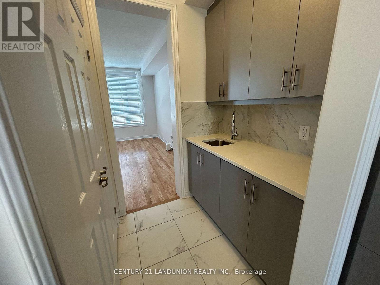 111 Mumbai Drive, Markham, ON - Indoor