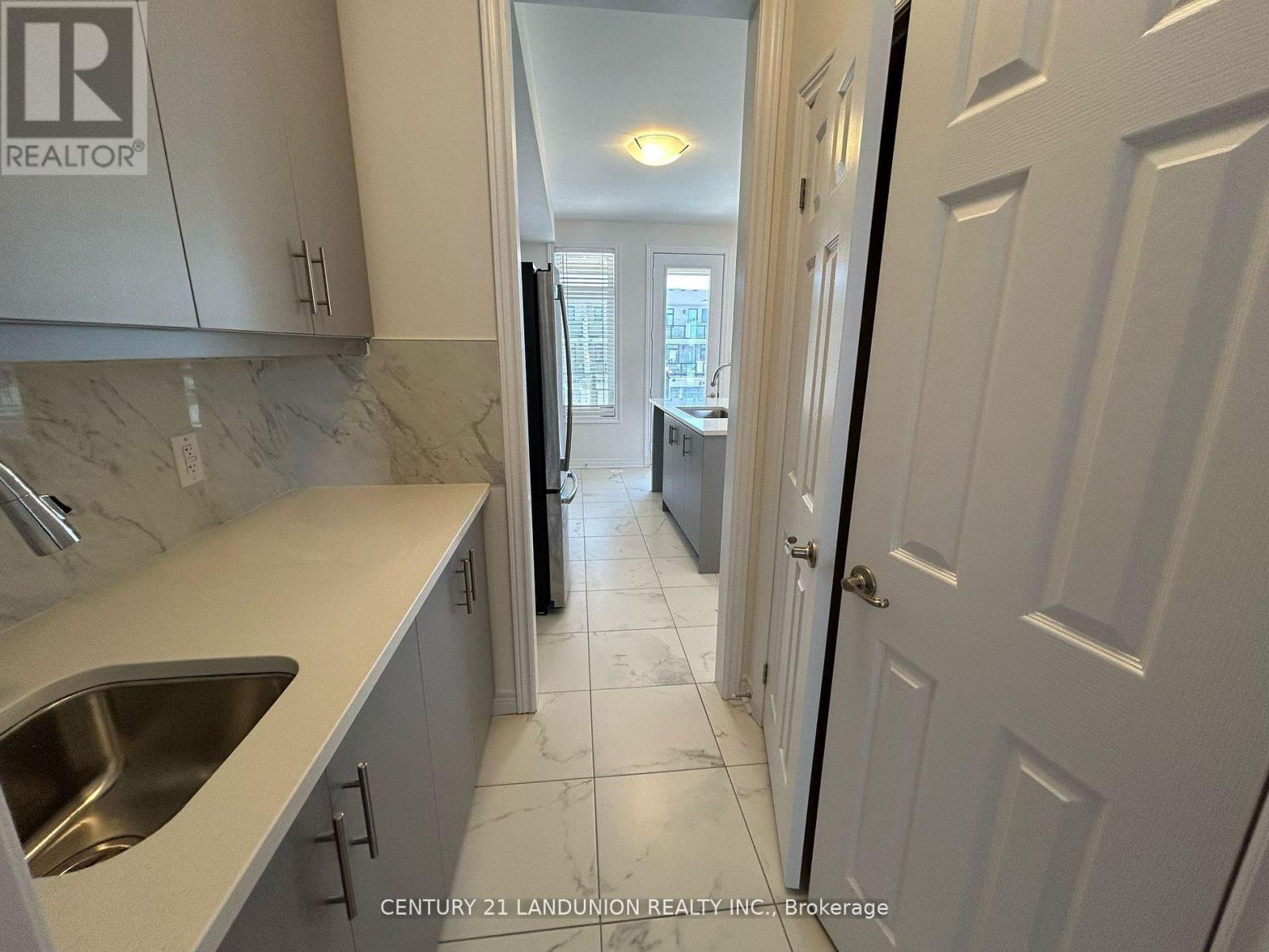 111 Mumbai Drive, Markham, ON - Indoor