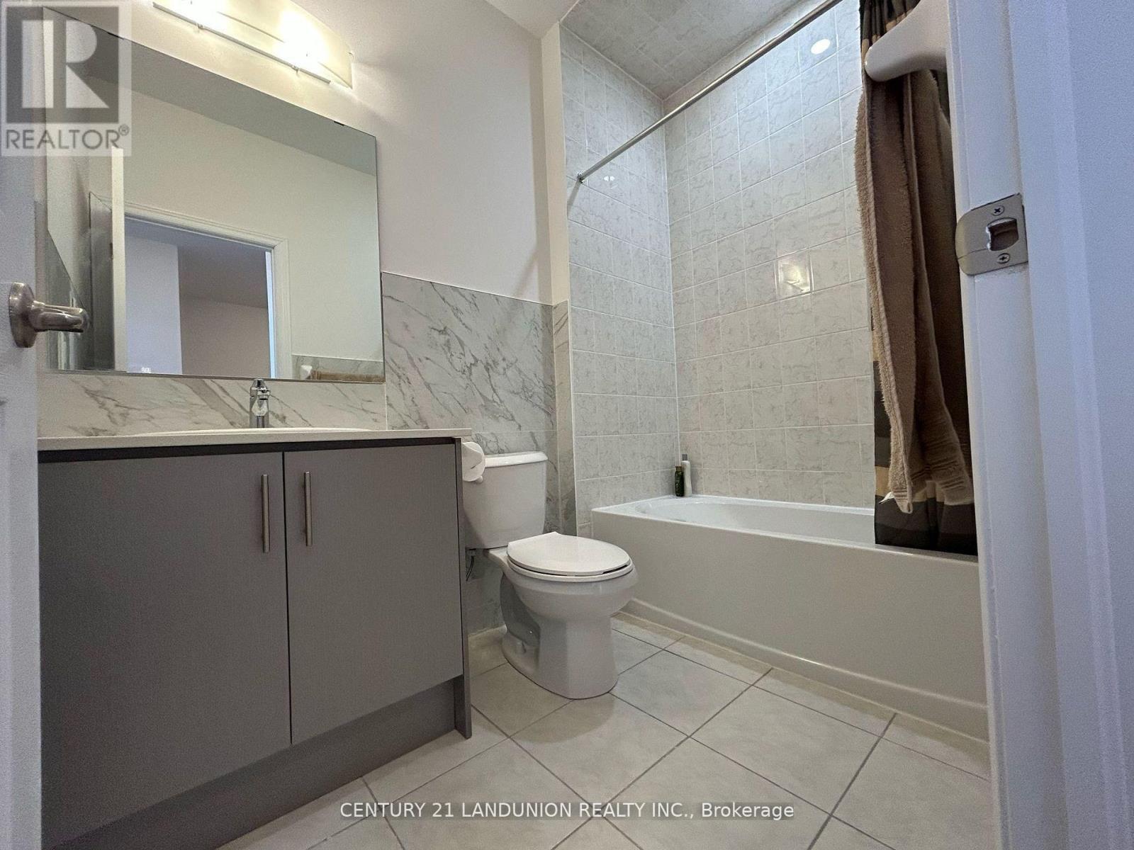 111 Mumbai Drive, Markham, ON - Indoor Photo Showing Bathroom