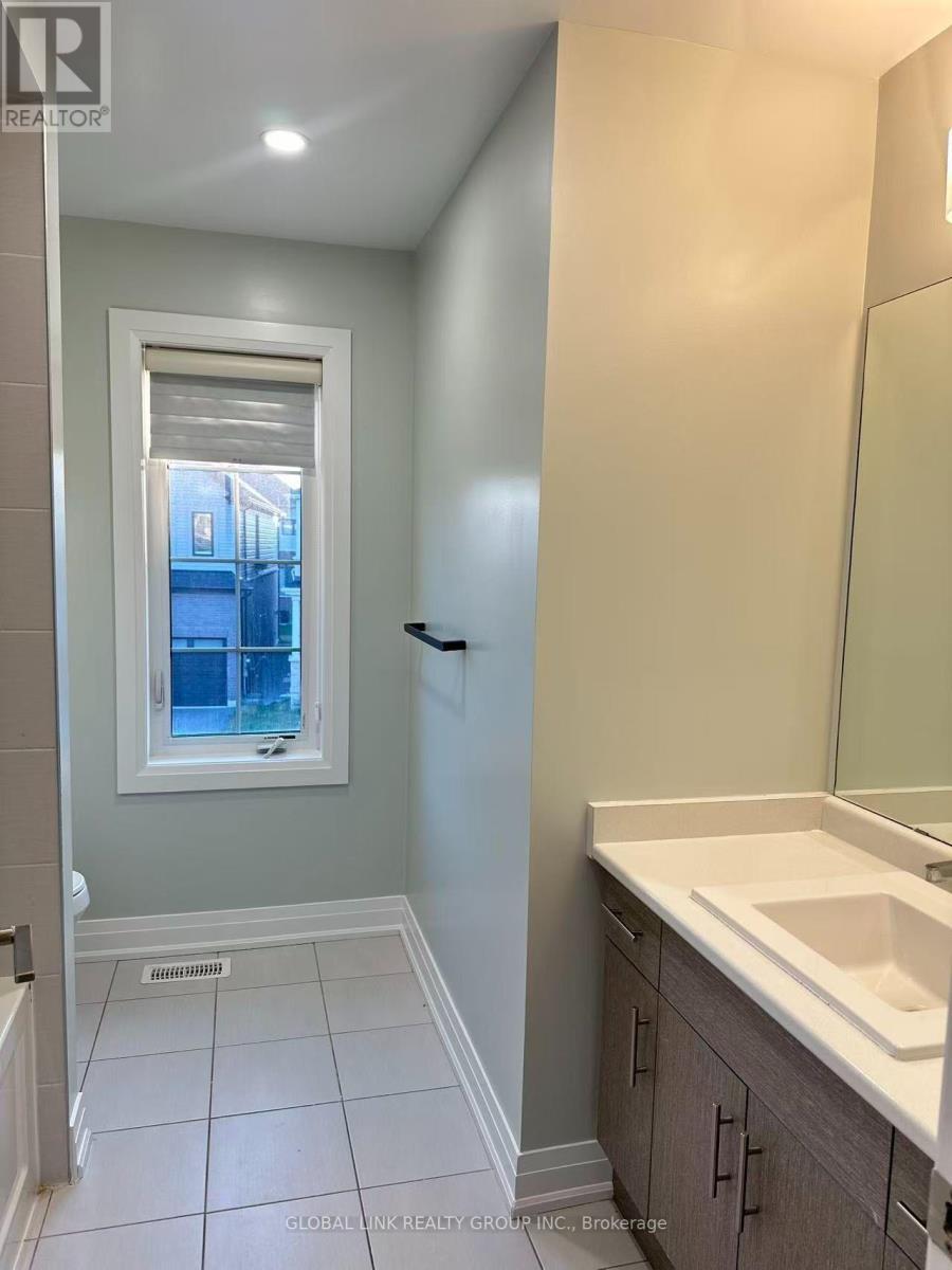 1 Copperhill Heights N, Barrie, ON - Indoor Photo Showing Bathroom
