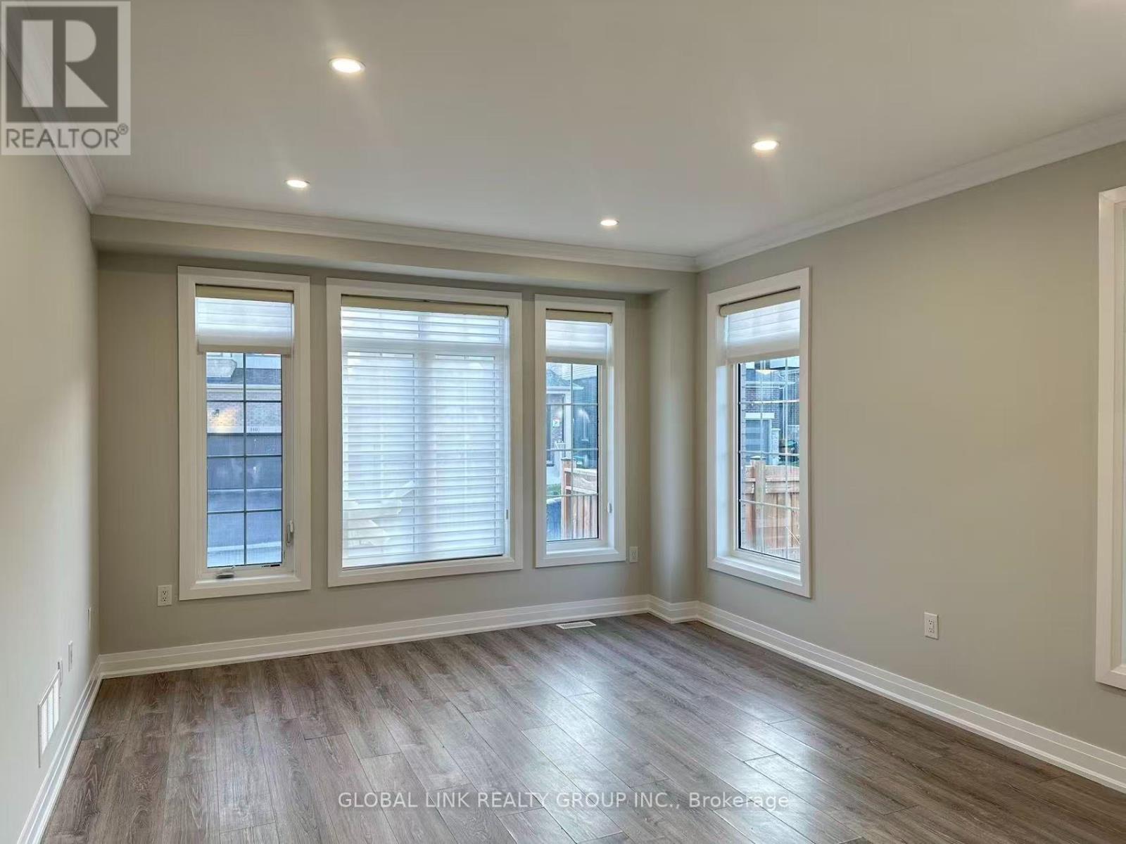1 Copperhill Heights N, Barrie, ON - Indoor Photo Showing Other Room