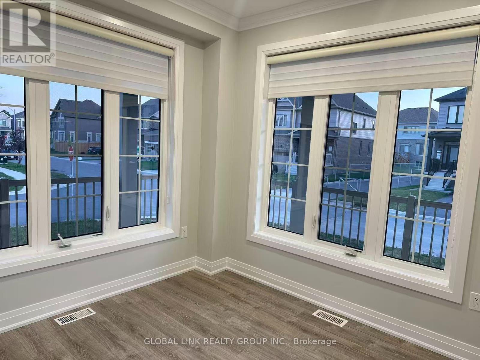 1 Copperhill Heights N, Barrie, ON - Indoor Photo Showing Other Room