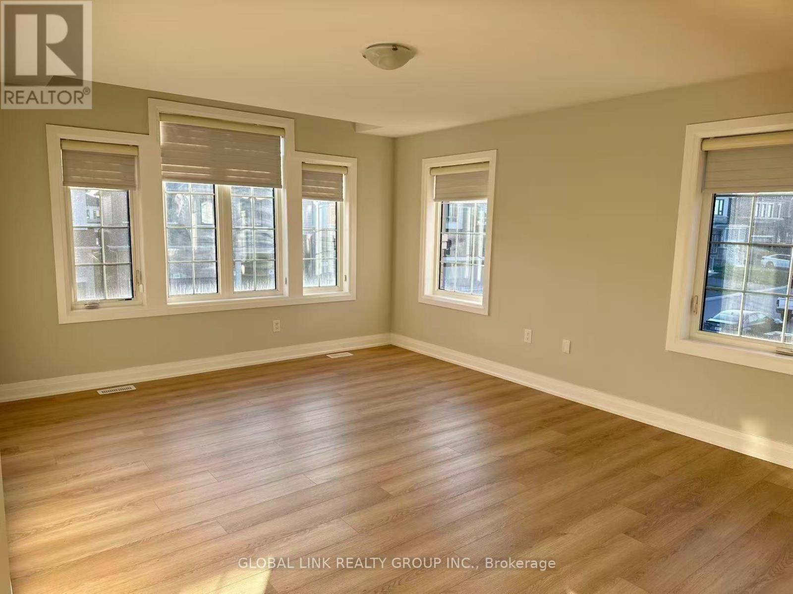 1 Copperhill Heights N, Barrie, ON - Indoor Photo Showing Other Room