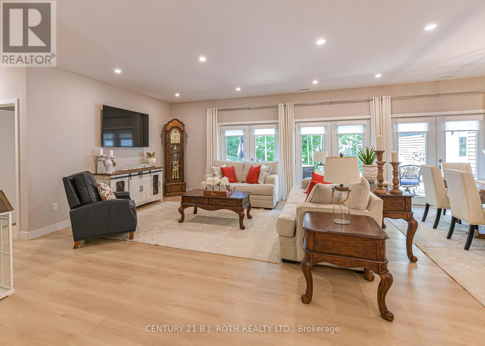 Living room - 1650 Trader Cowan Road, Severn, ON - Indoor Photo Showing Living Room