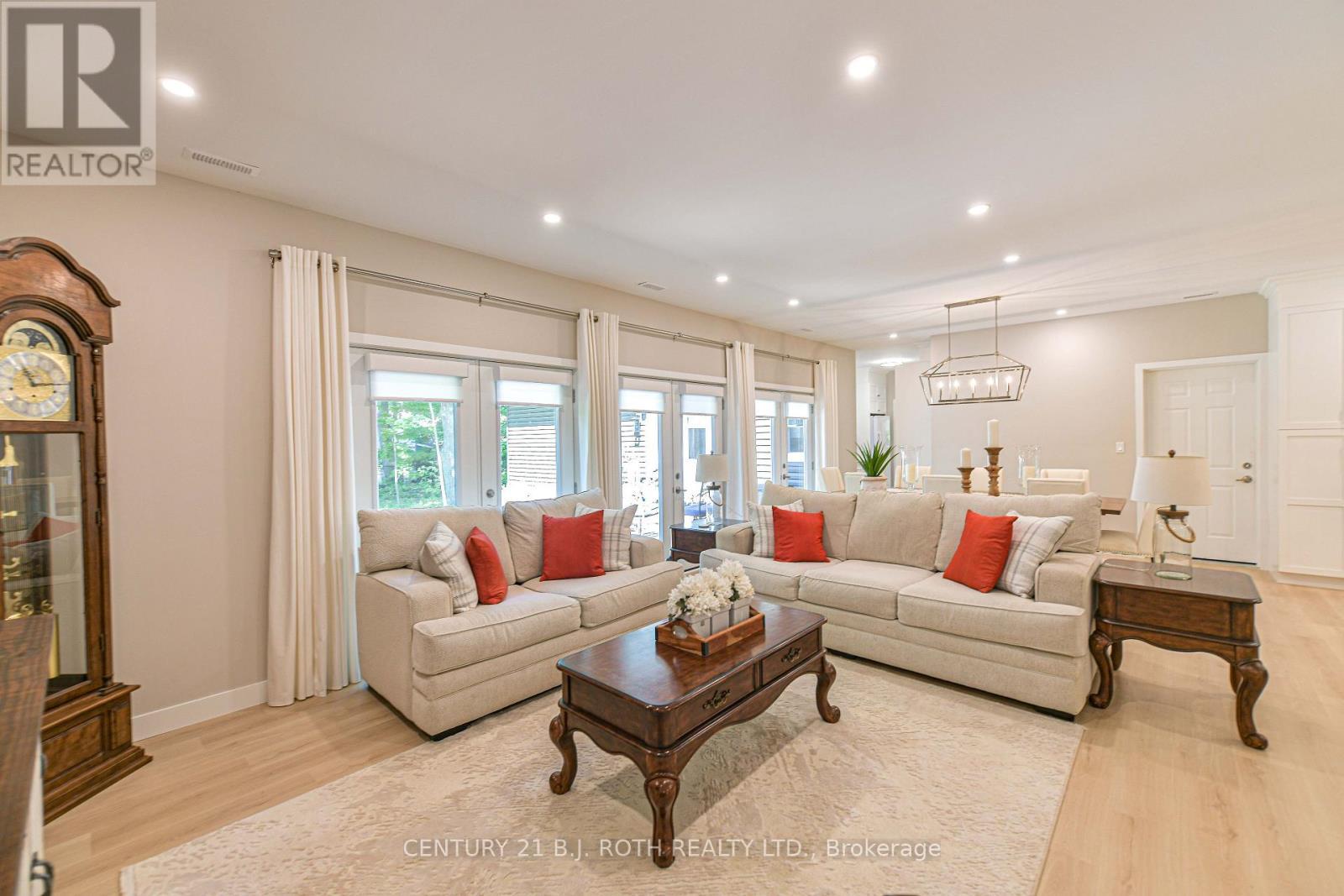 Living Room - 1650 Trader Cowan Road, Severn, ON - Indoor Photo Showing Living Room