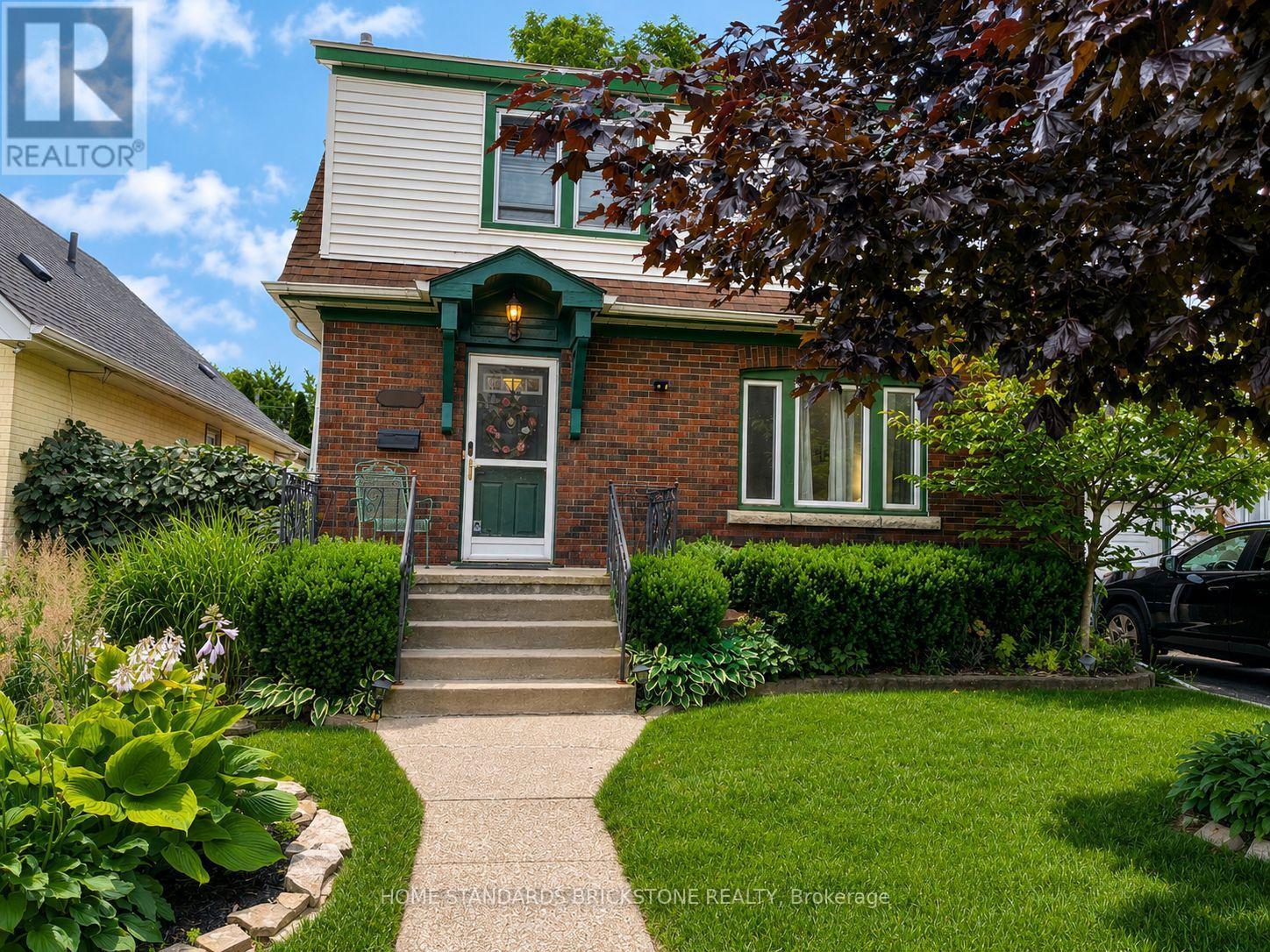 5400 Cedar Street, Niagara Falls, ON - Outdoor