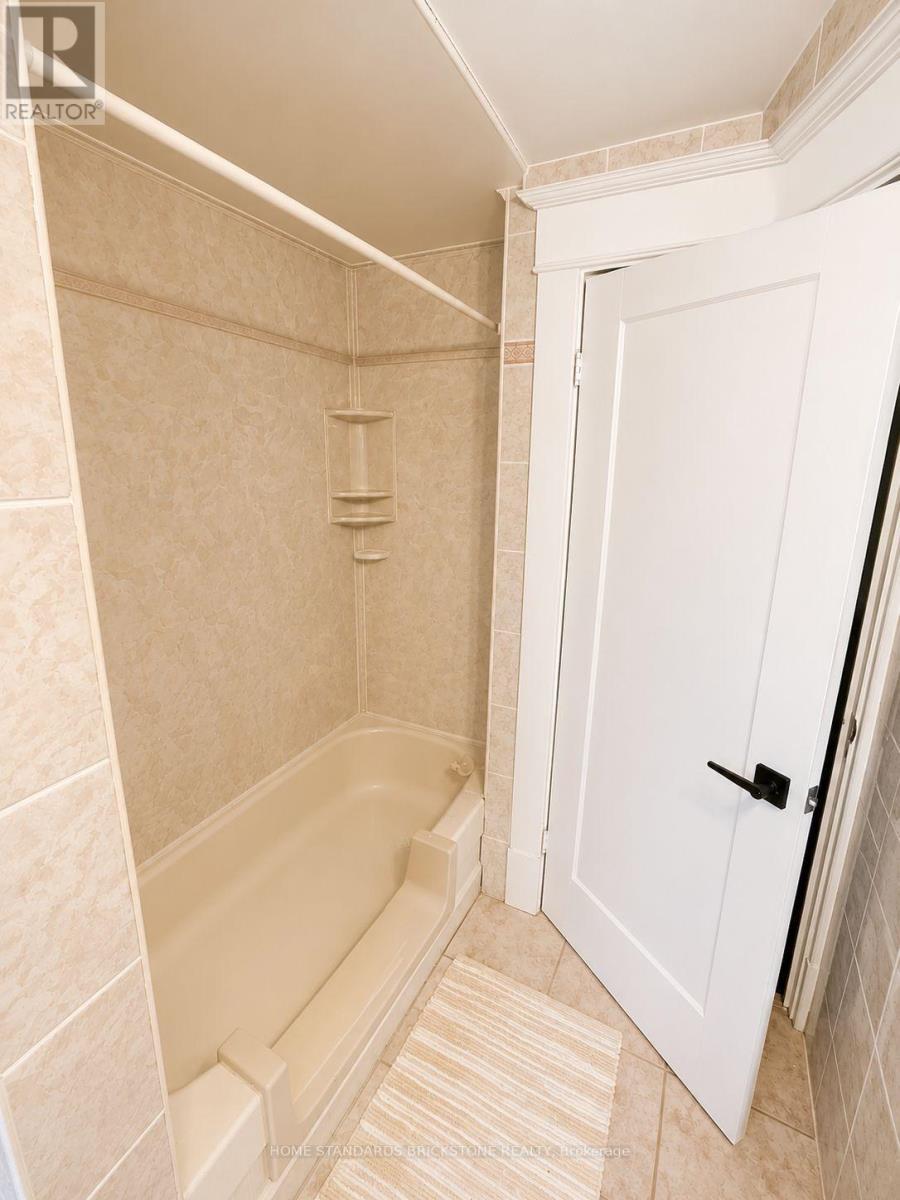 5400 Cedar Street, Niagara Falls, ON - Indoor Photo Showing Bathroom