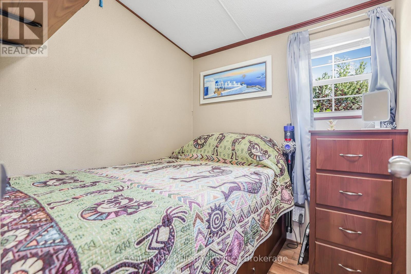 19 White Pines Trail, Wasaga Beach, ON - Indoor Photo Showing Bedroom
